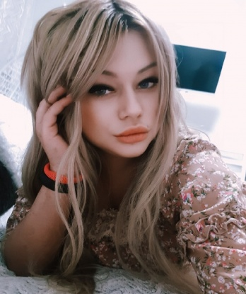 Сексуальная и развратная красотка готова окунуть тебя в мир страсти и похоти. Приезжай ко мне и ты не пожалеешь! 521, 32 года